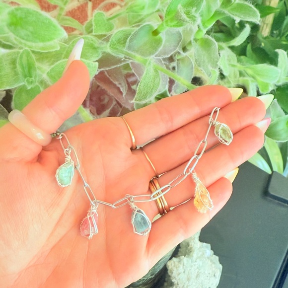 Jewelry - Elegant Multi-Color Gemstone Necklace